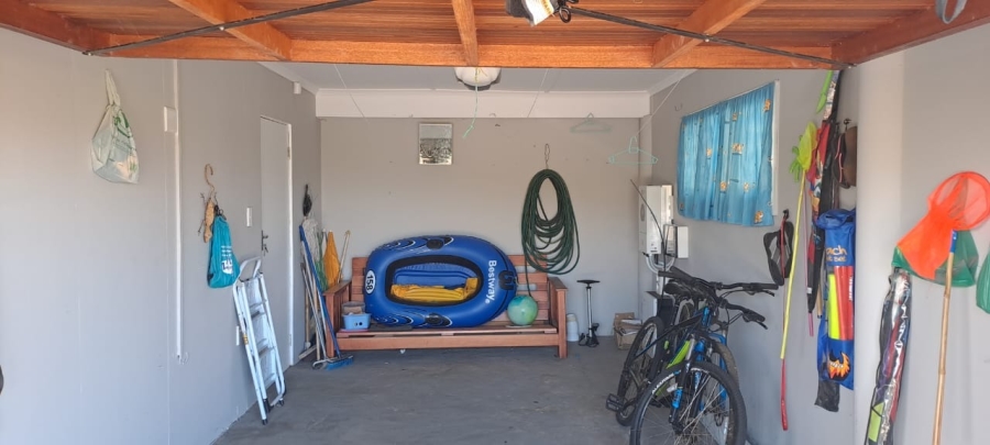 To Let 3 Bedroom Property for Rent in Rooi Els Western Cape